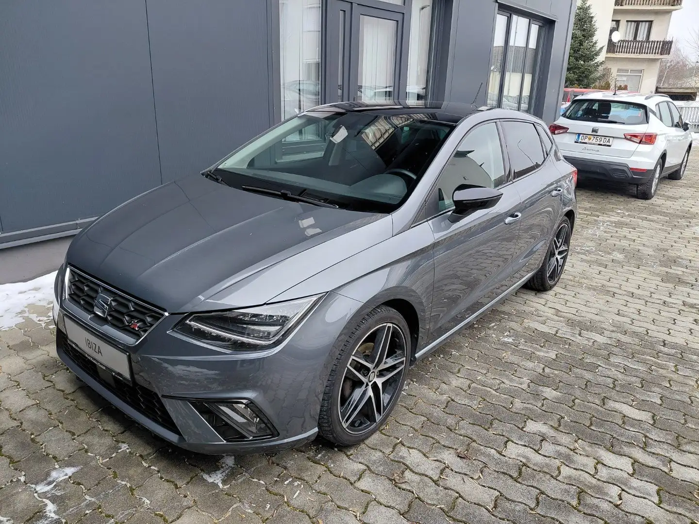SEAT Ibiza FR 115PS Panorama, Alcantara Grau - 2
