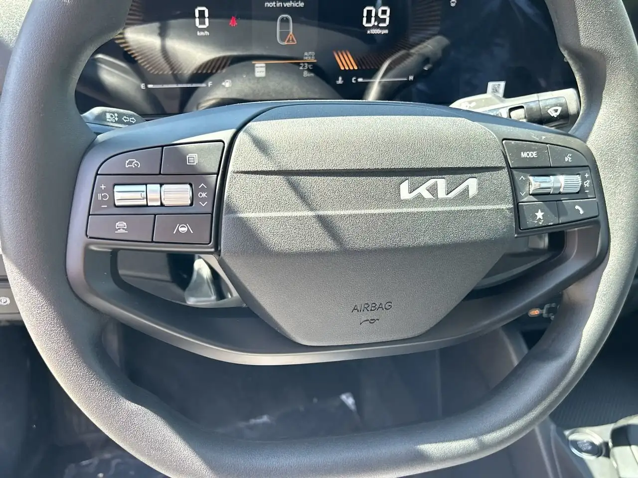 Kia K4 снимка Kia K4