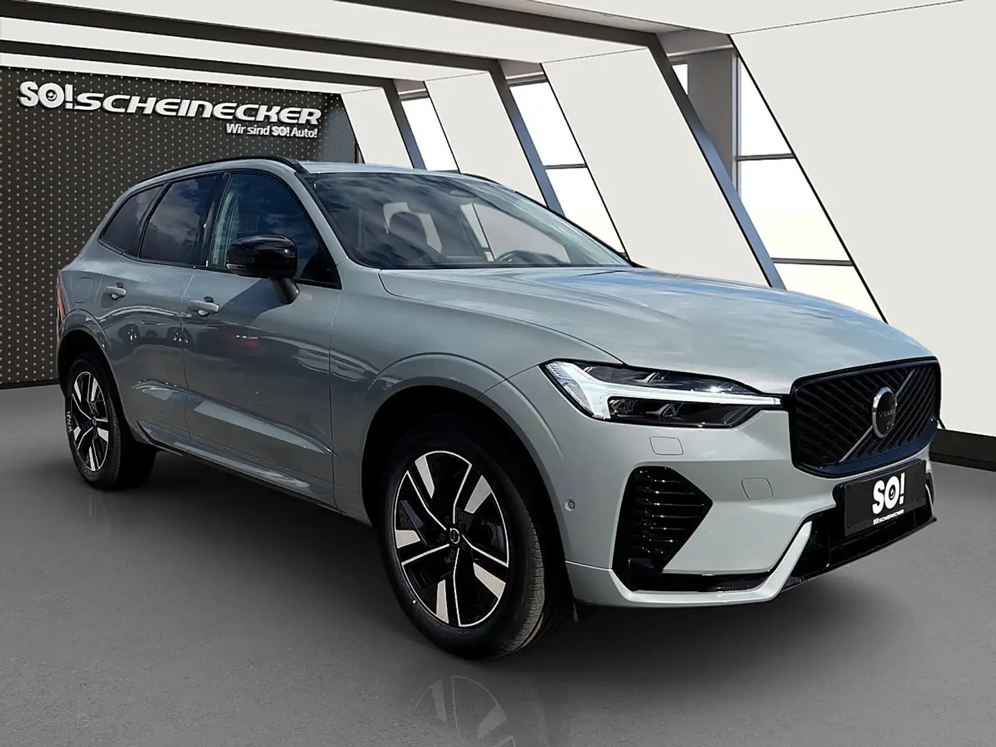 Volvo XC60 T6 AWD PHEV 18,8kWh Plus Dark Aut. Grau - 1
