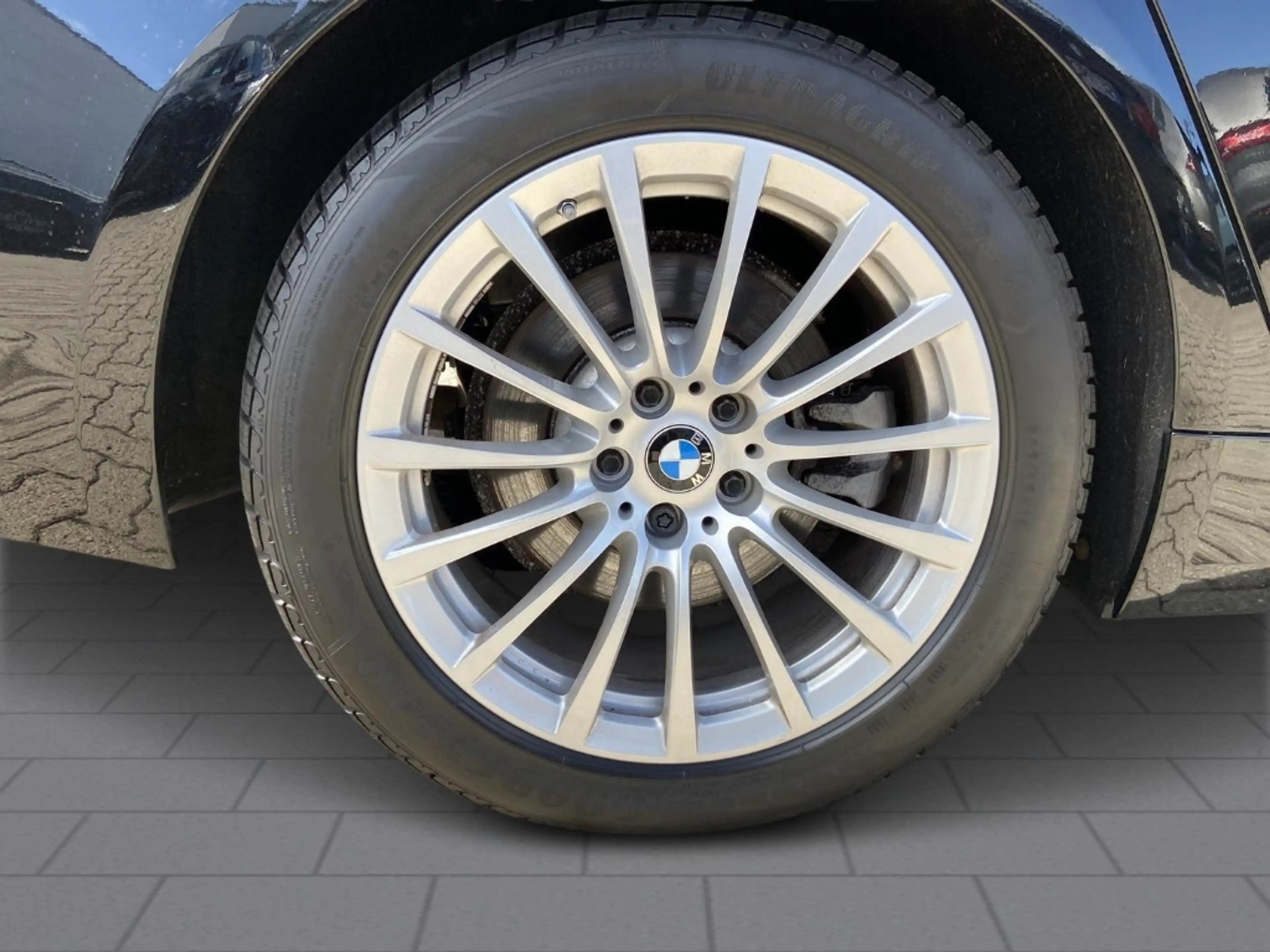 BMW 530 e xDrive Touring 360 LED Navi SHZ PA+ T-Leder — photo 6