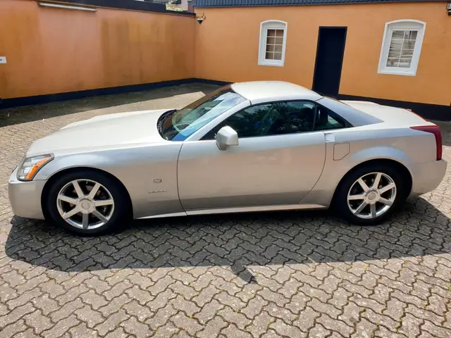 Cadillac XLR 4.6 V8 Automatic wenig Kilometer aus 1. Hand