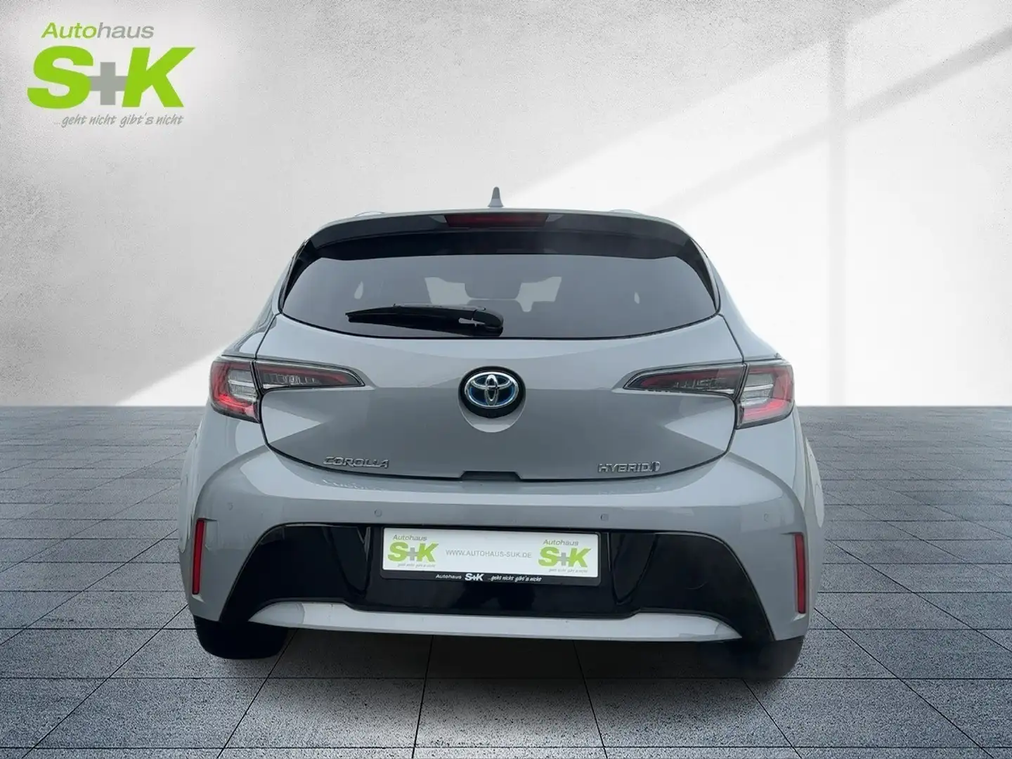 Toyota Corolla 1,8 Hybrid Team D ++WINTER-PAKET+GJR+CARPLAY++ Grey - 2