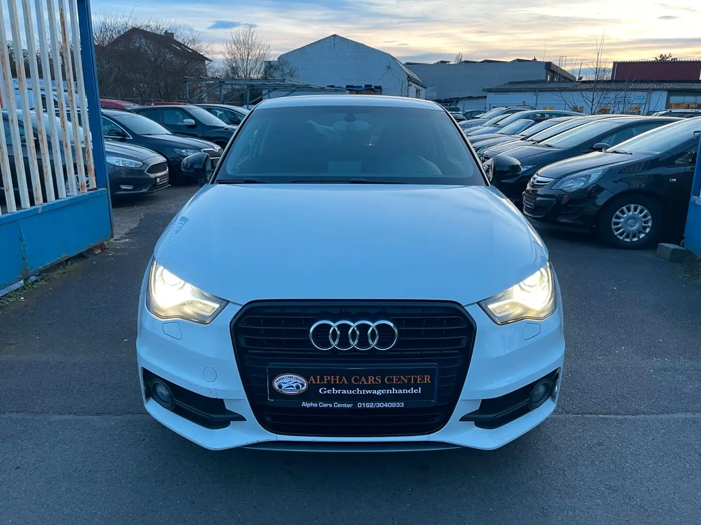 Audi A1 S Line*Steuerkette Neu*Navi*TÜV*Garantie Blanc - 2