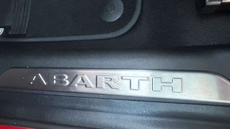 Abarth 500 Abarth Turismo 42 kWh 8.000KM!! NAVIGATIE PREMIUM, — photo 6