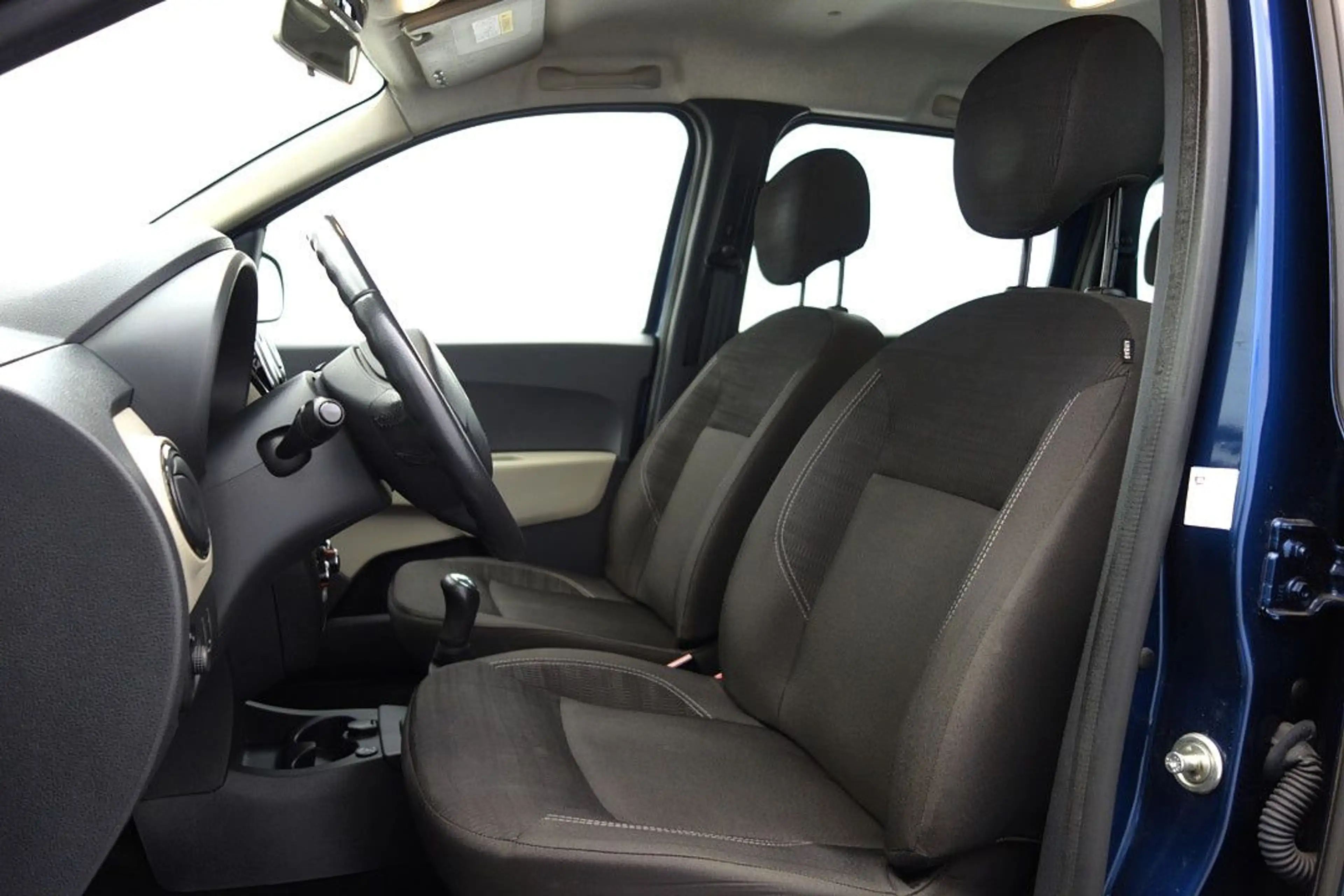 Dacia Lodgy 1.6 SCe Laureate LPG/Benzin 7SITZE+NAVI — photo 9