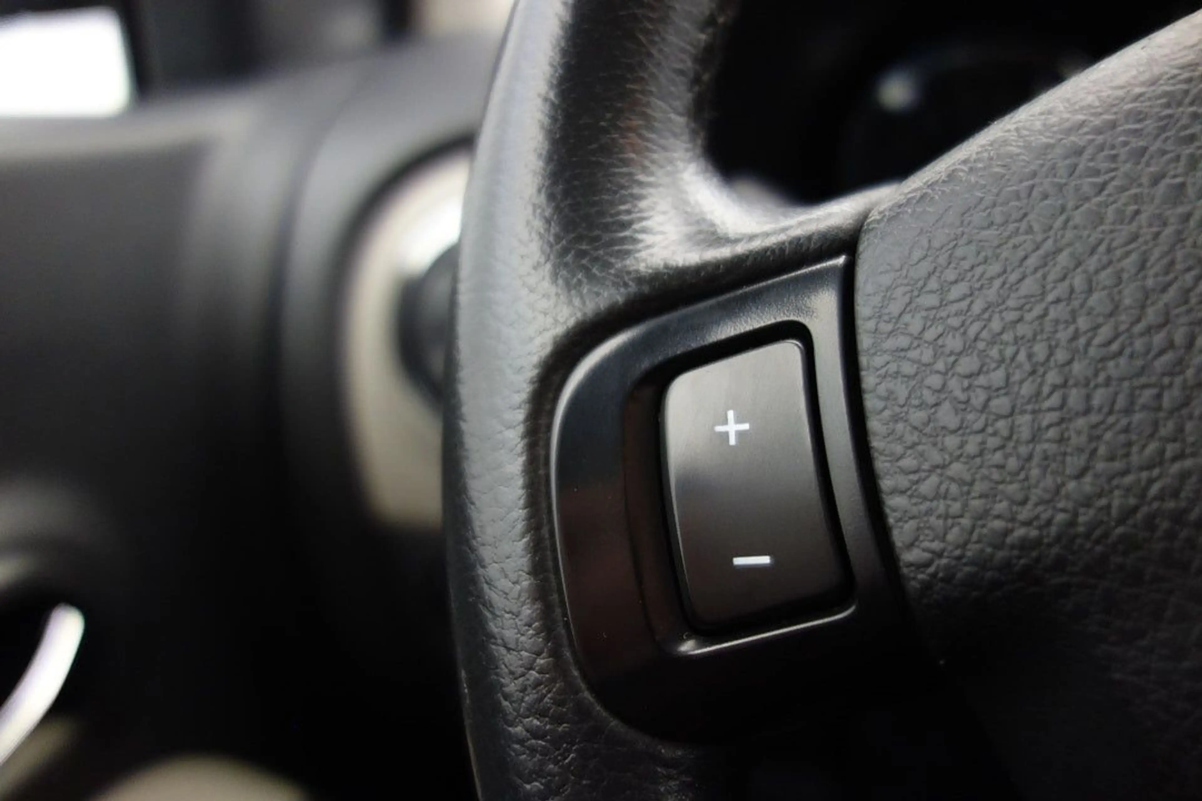 Dacia Lodgy 1.6 SCe Laureate LPG/Benzin 7SITZE+NAVI — photo 19