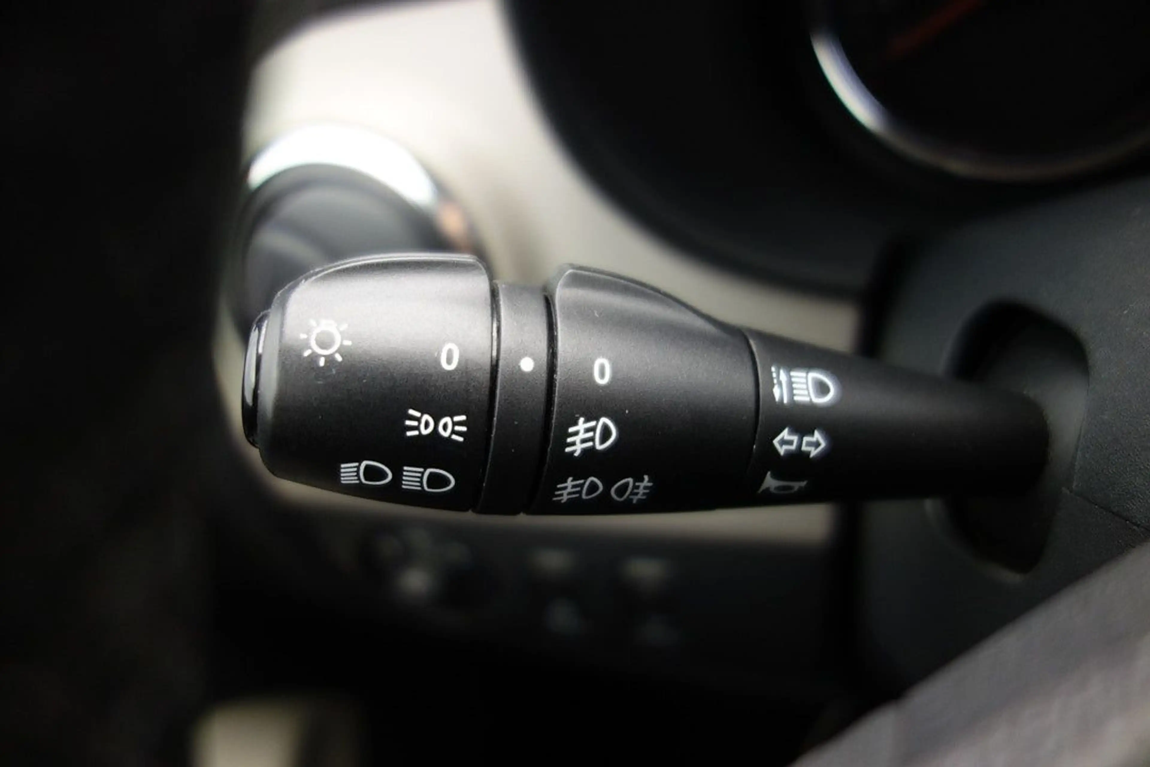 Dacia Lodgy 1.6 SCe Laureate LPG/Benzin 7SITZE+NAVI — photo 21