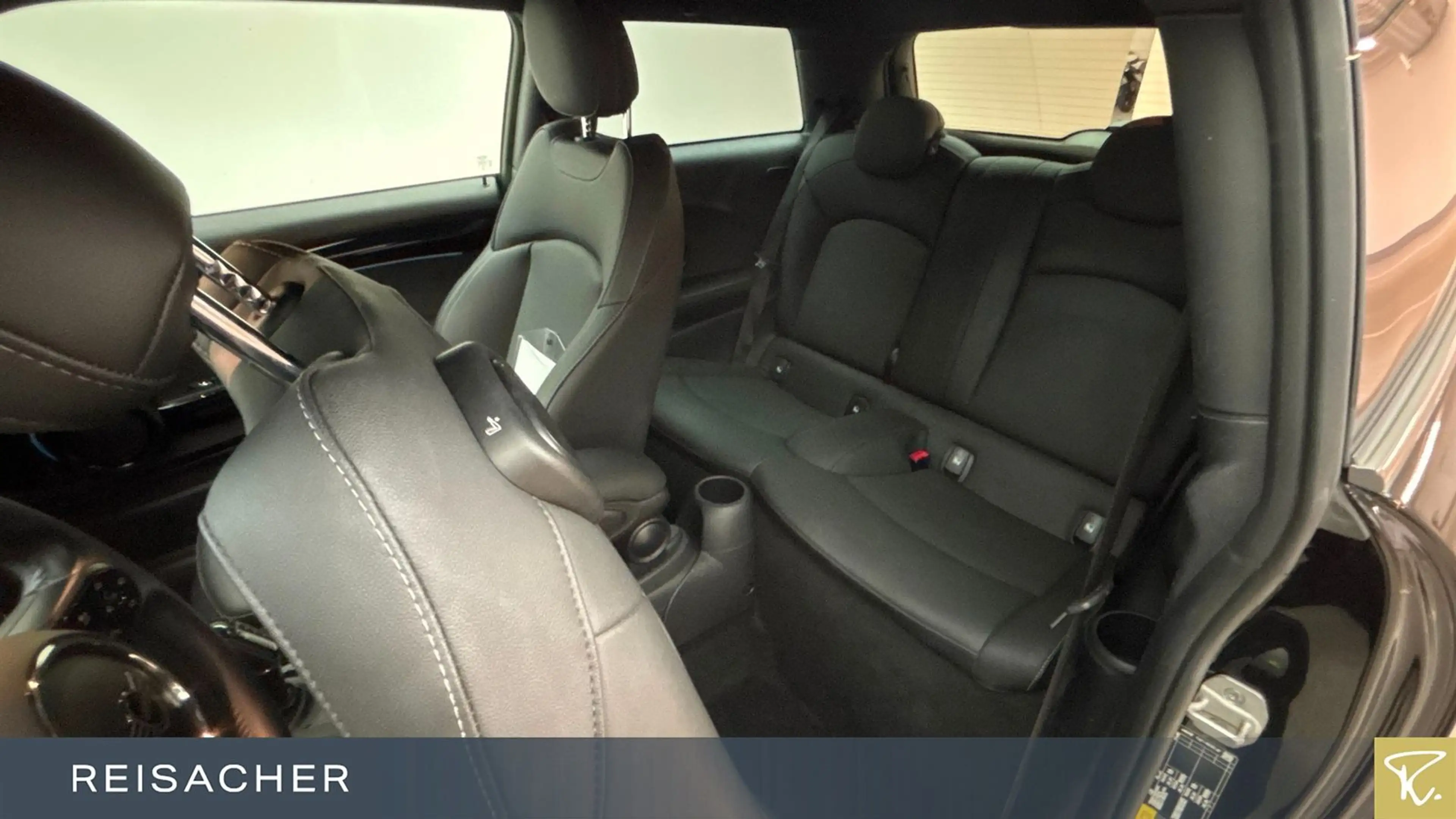 MINI Cooper SE A Classic-Trim,Navi,SpSitze,DA,PDC,16" — photo 8