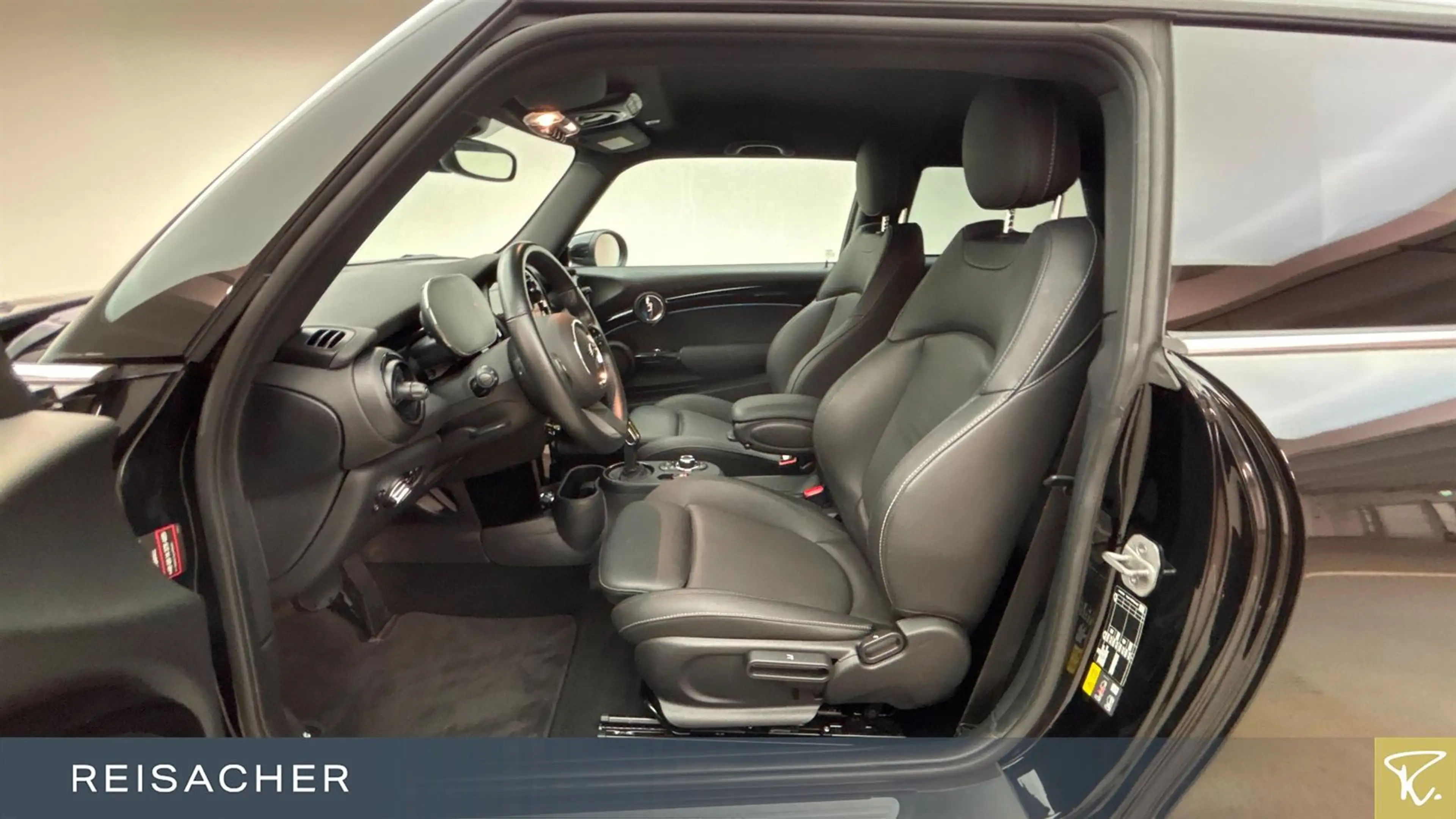 MINI Cooper SE A Classic-Trim,Navi,SpSitze,DA,PDC,16" — photo 4