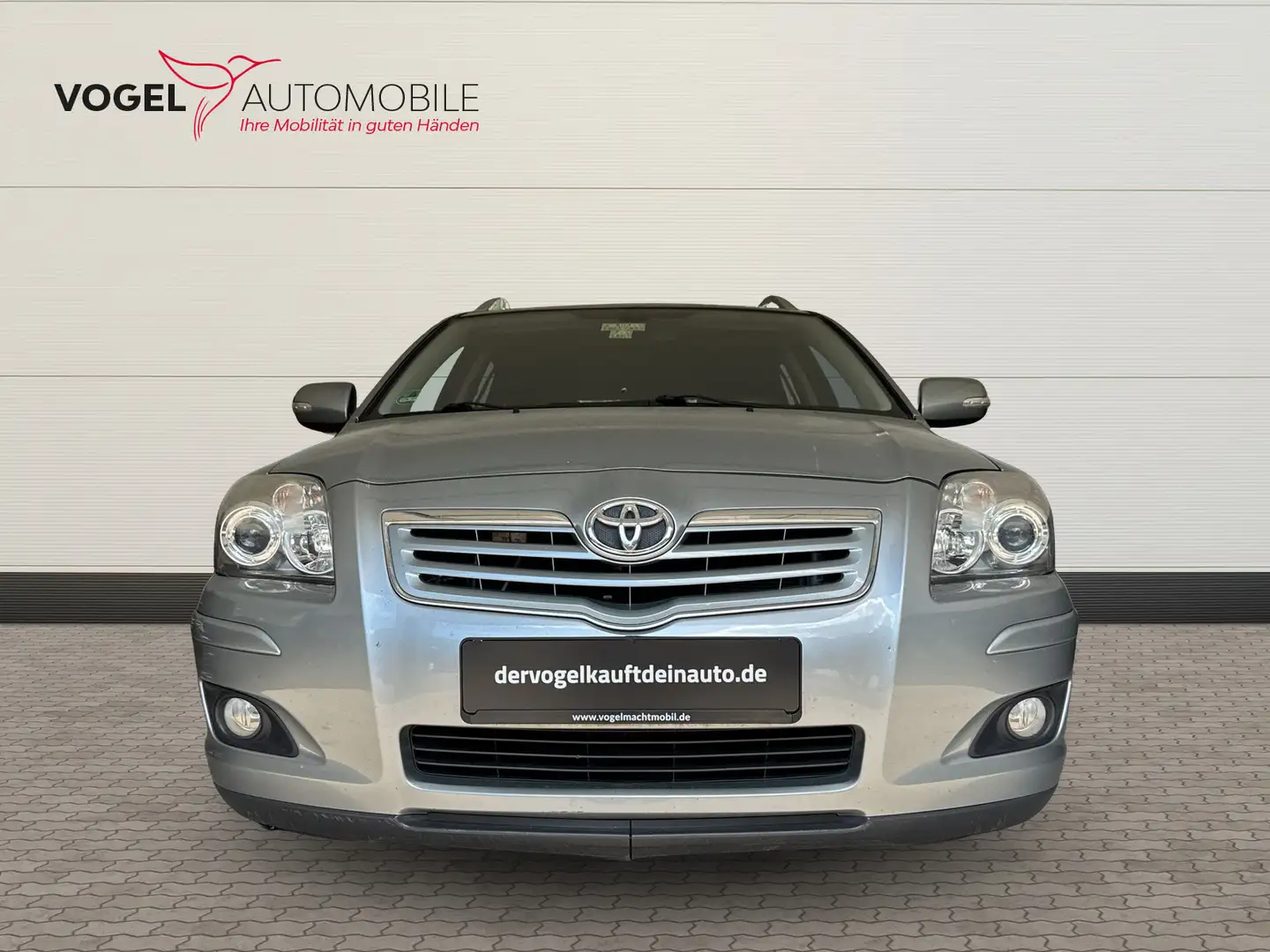 Toyota Avensis Kombi 1.8  Sol +SoundSys+KlimaA Zilver - 2