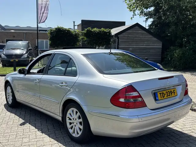 Mercedes-Benz E-Class view 7
