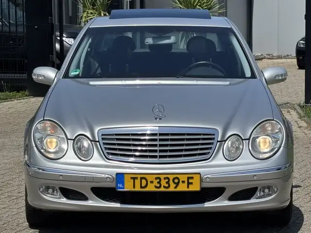 Mercedes-Benz E-Class view 2
