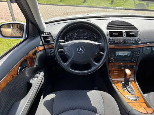 Mercedes-Benz E-Class view 11