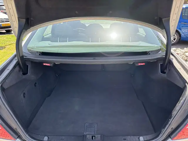 Mercedes-Benz E-Class view 9