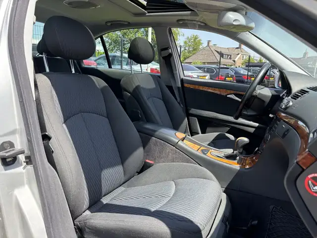Mercedes-Benz E-Class view 13