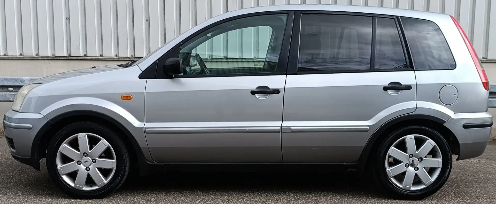 Ford Fusion 1.6-16V Fusion+ Grijs - 2