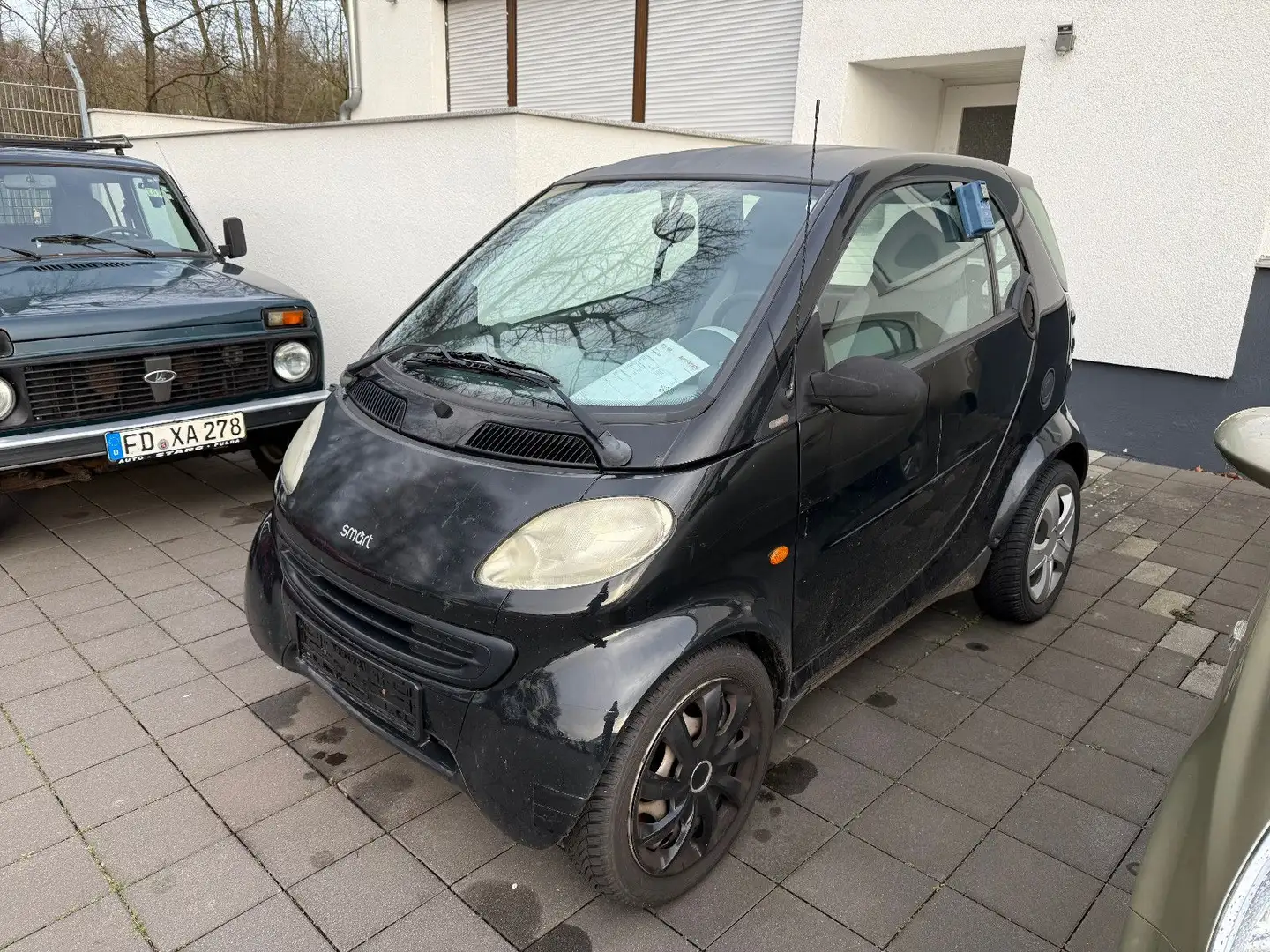 smart forTwo smart & pure**2.HAND+WENIG KM+TÜV 10/26** Schwarz - 1