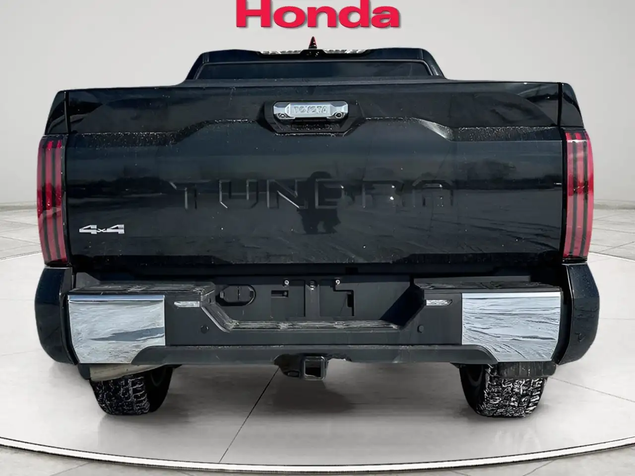 Toyota Tundra снимка Toyota Tundra