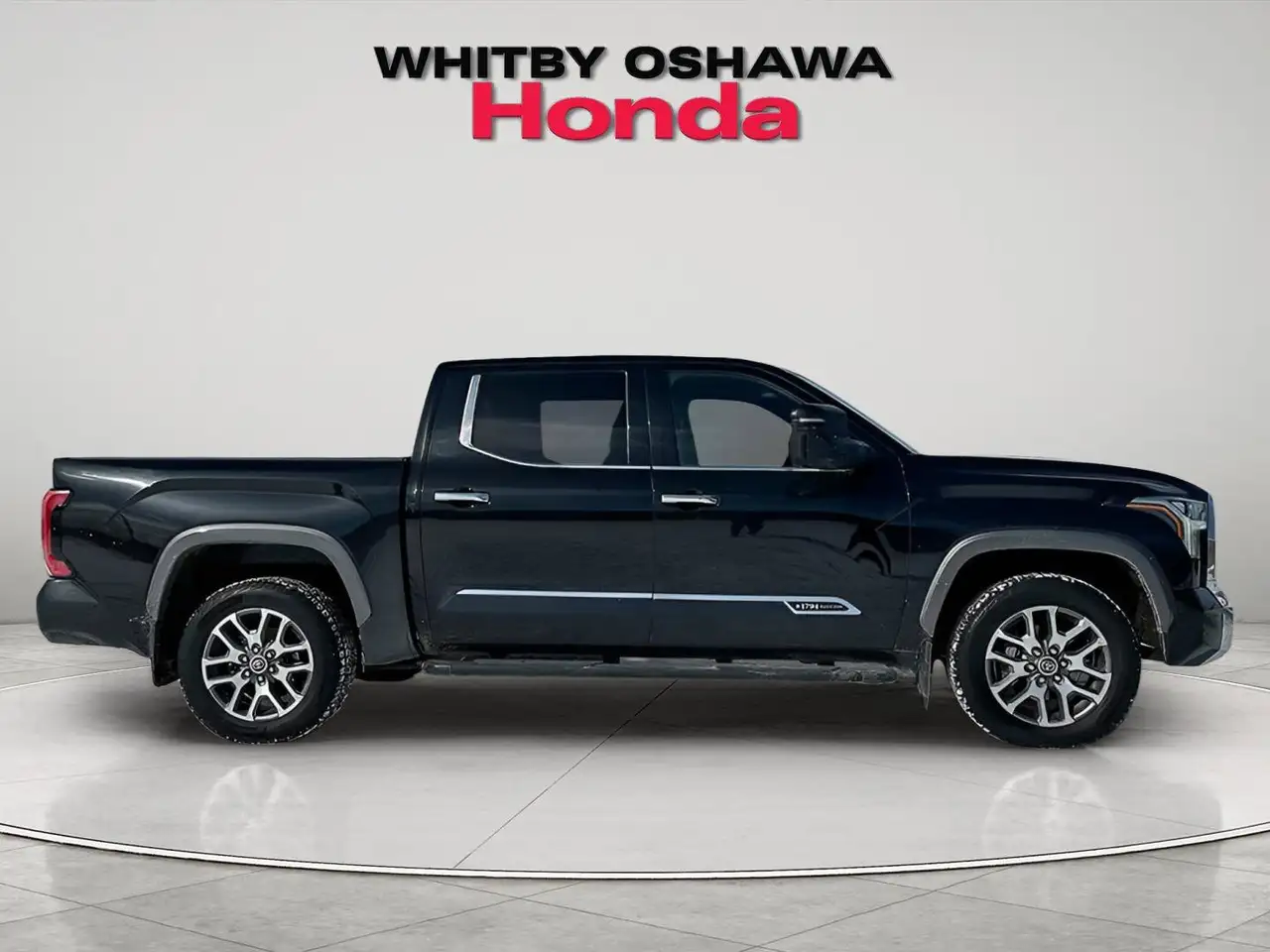 Toyota Tundra снимка Toyota Tundra