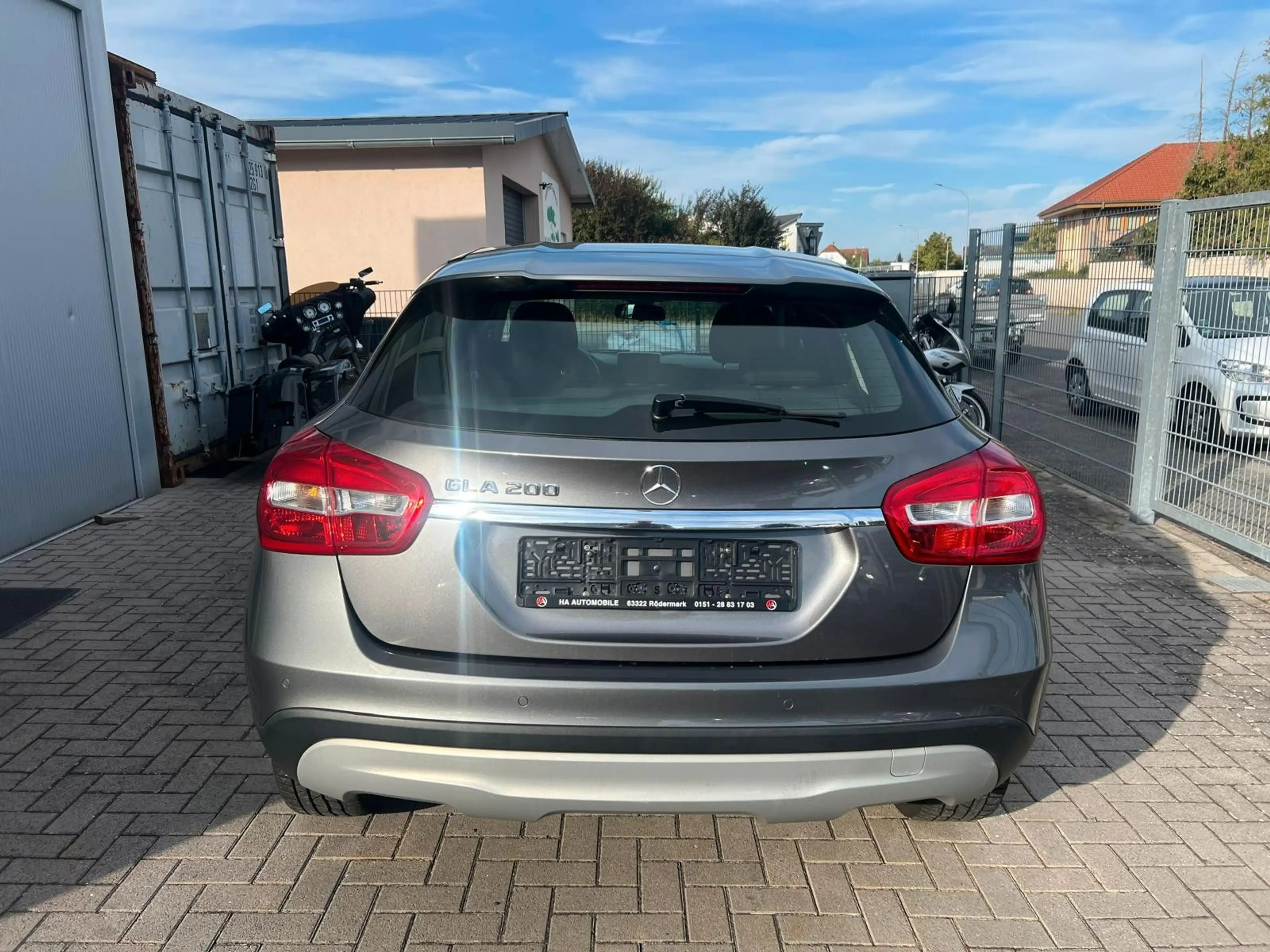 Mercedes-Benz GLA 200 Style Automatik — photo 5