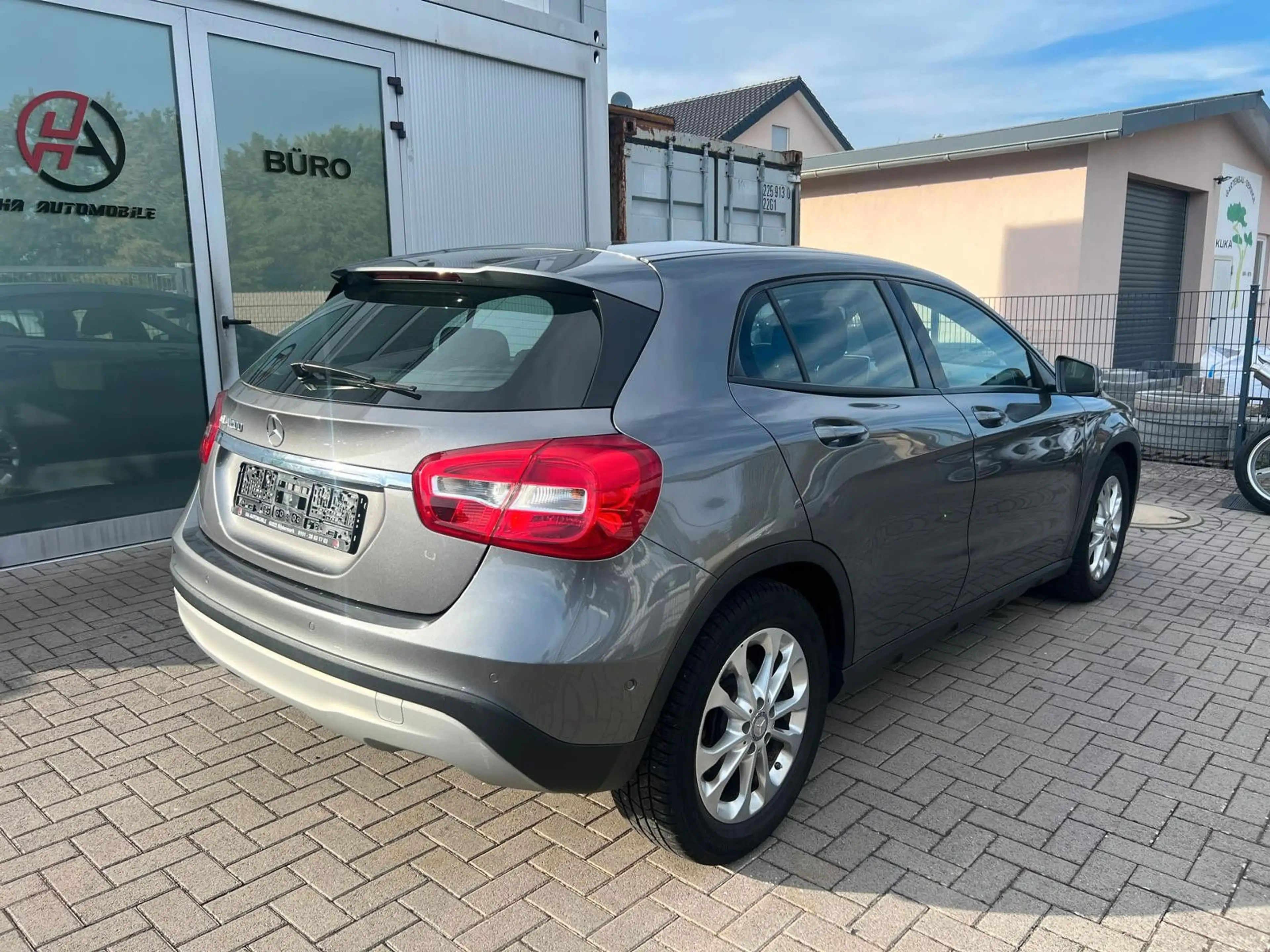 Mercedes-Benz GLA 200 Style Automatik — photo 4