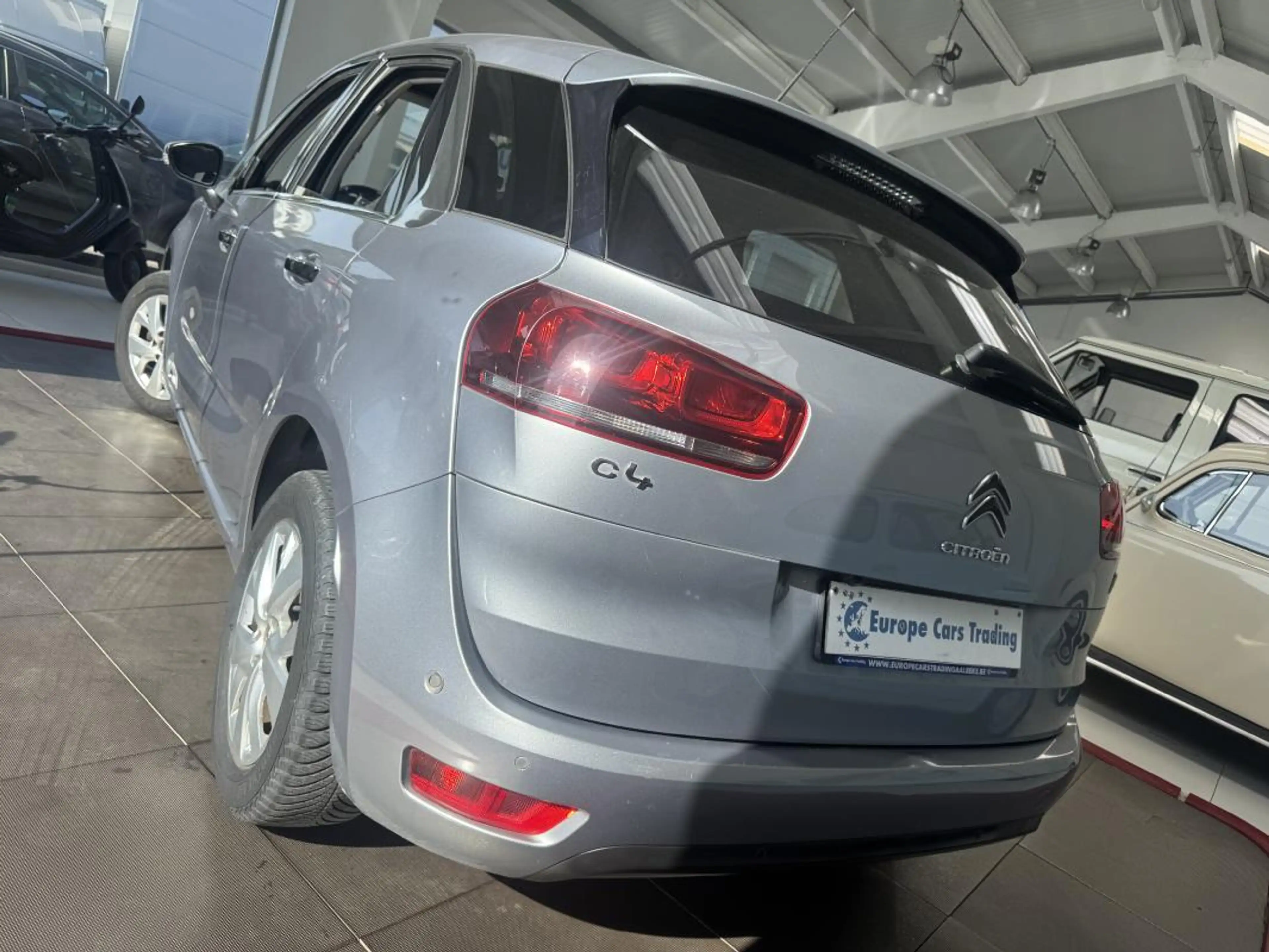 Citroen C4 Picasso 1.6BLUEHDI 115CH GPS CARPLAY CLIM GAR 12M — photo 4