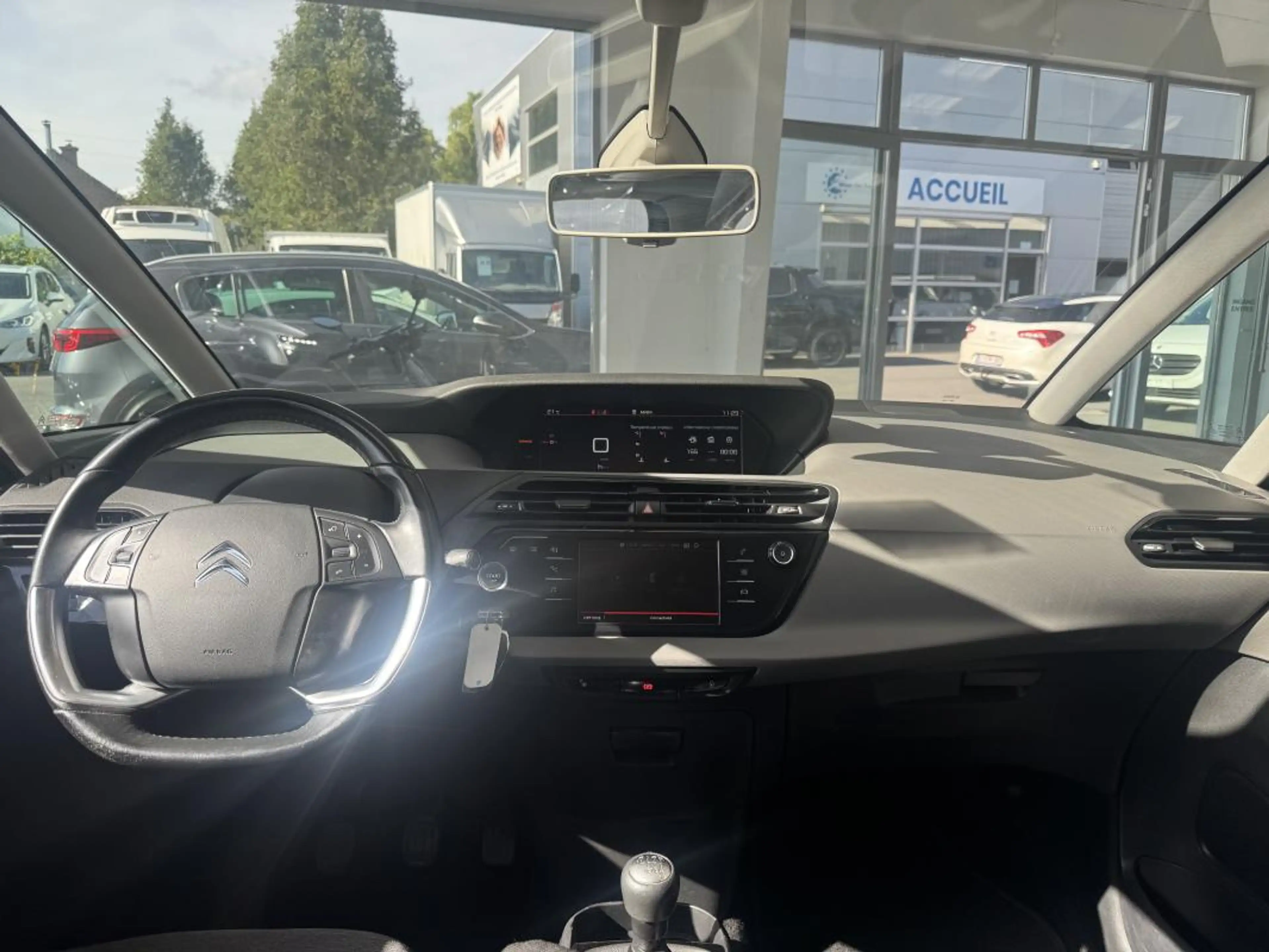 Citroen C4 Picasso 1.6BLUEHDI 115CH GPS CARPLAY CLIM GAR 12M — photo 8
