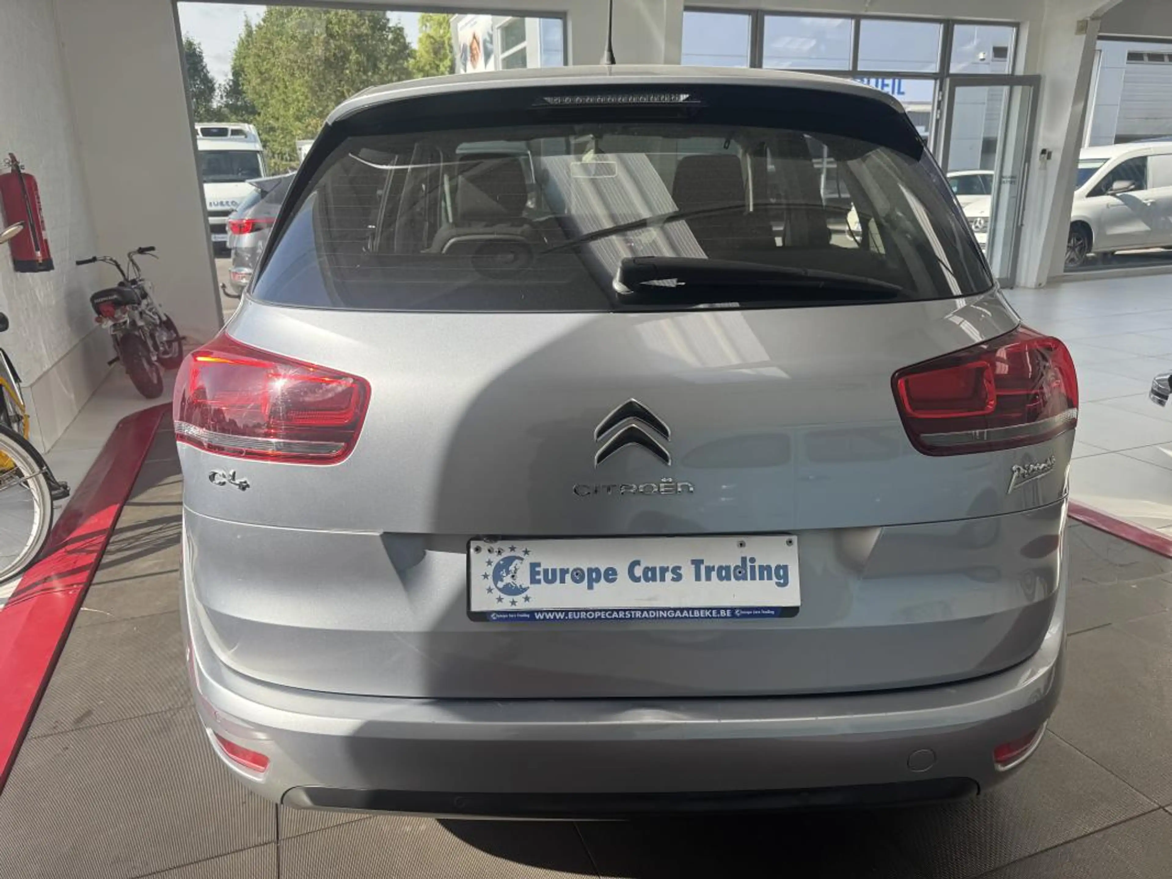 Citroen C4 Picasso 1.6BLUEHDI 115CH GPS CARPLAY CLIM GAR 12M — photo 6