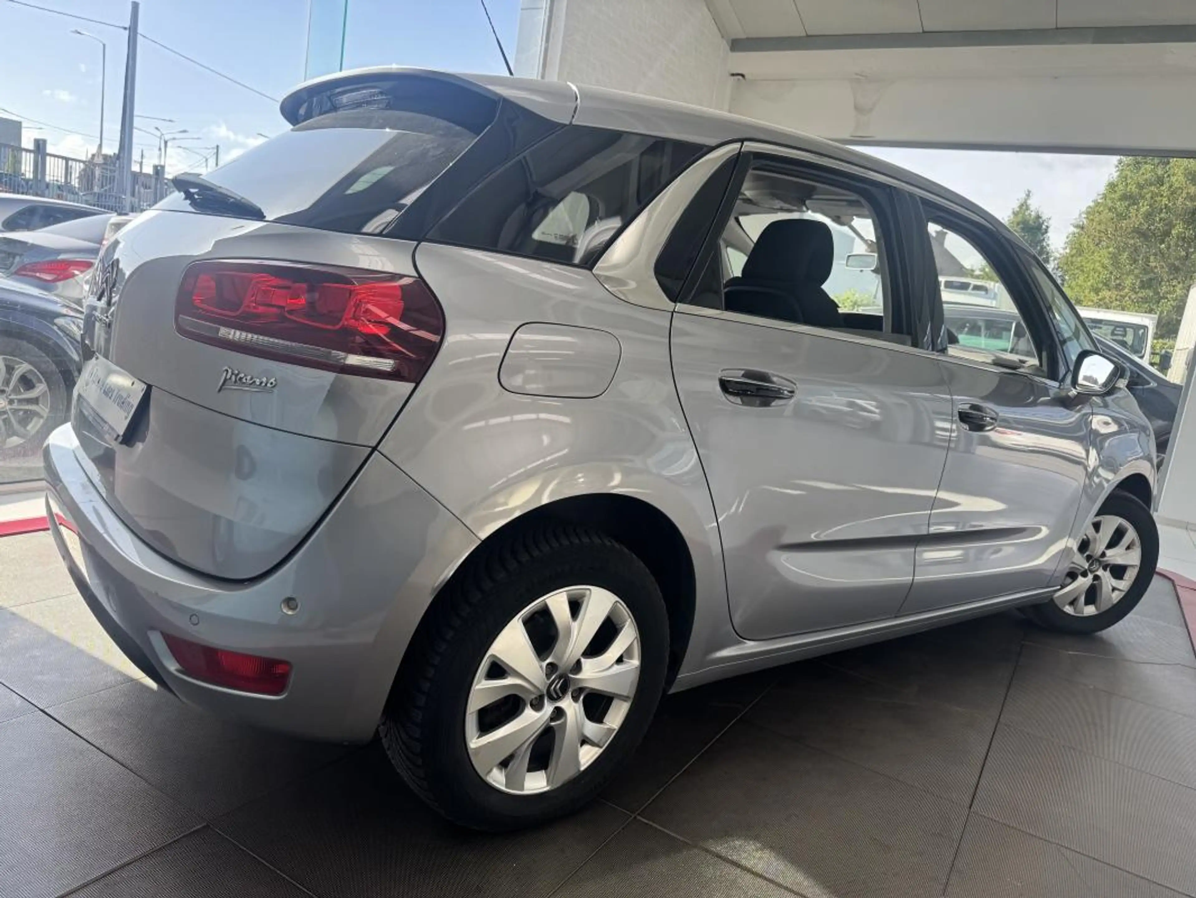 Citroen C4 Picasso 1.6BLUEHDI 115CH GPS CARPLAY CLIM GAR 12M — photo 3