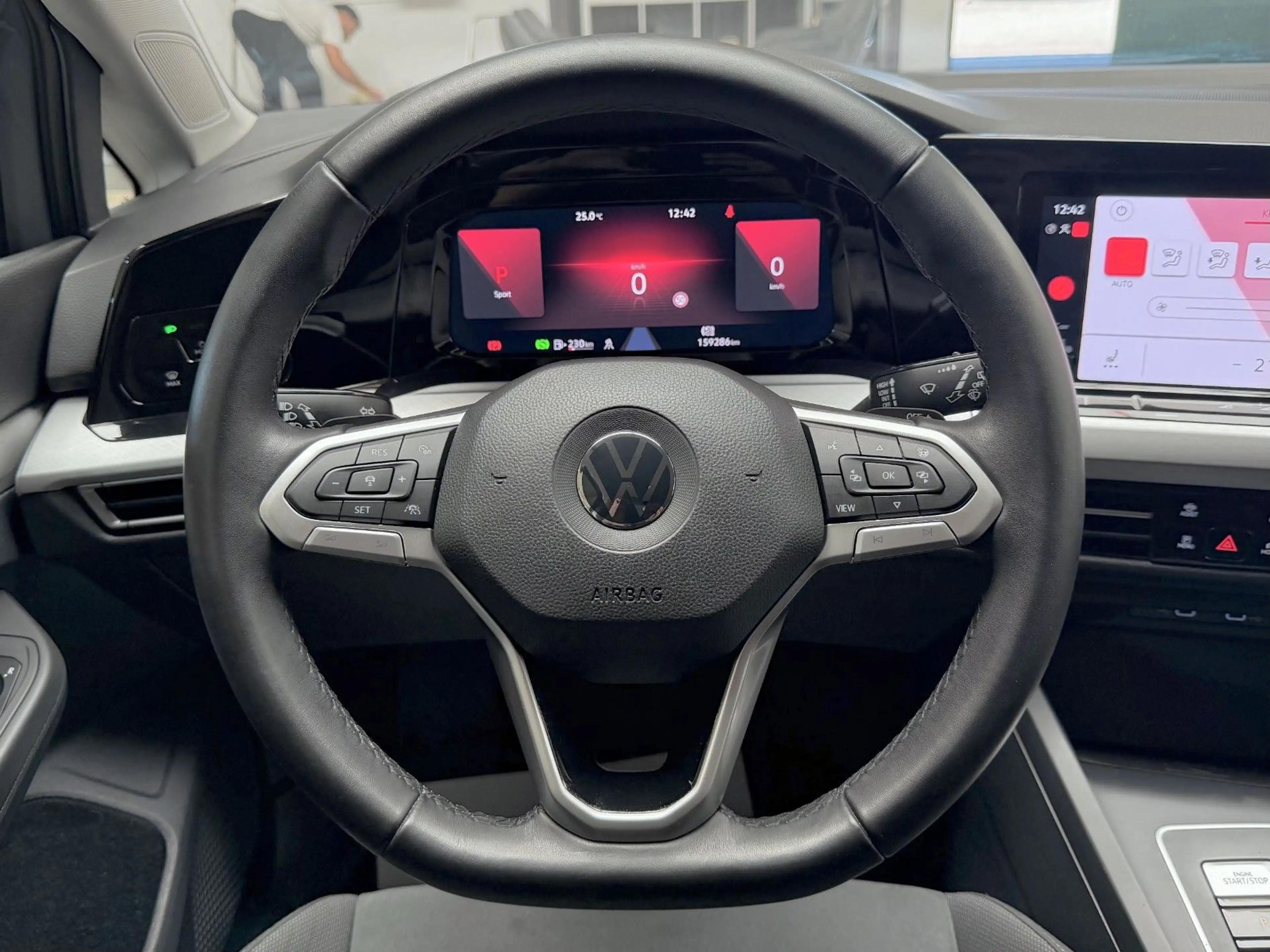 Volkswagen Golf 8 VIII Variant 2.0 TDI SCR DSG Life AHK/LED — photo 14