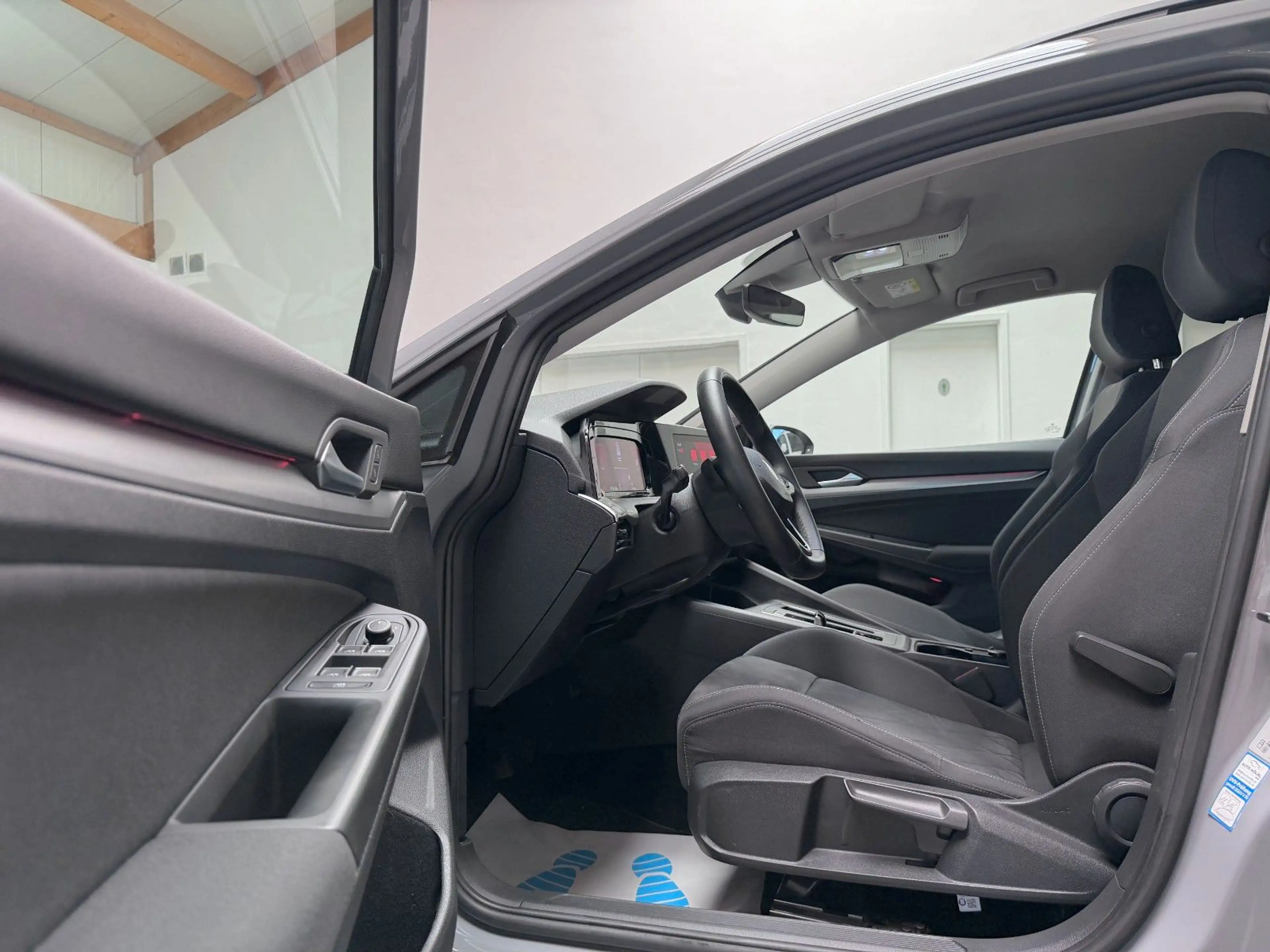 Volkswagen Golf 8 VIII Variant 2.0 TDI SCR DSG Life AHK/LED — photo 10