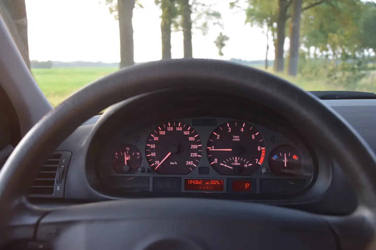 BMW 318 E46 Automatic – Alpinweiss 3 – 134.062km, foto 4