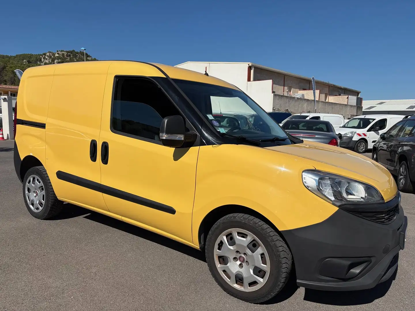Fiat Doblo Cargo FT 1.4 GNV TJET 120 Pack 120ch Amarillo - 1