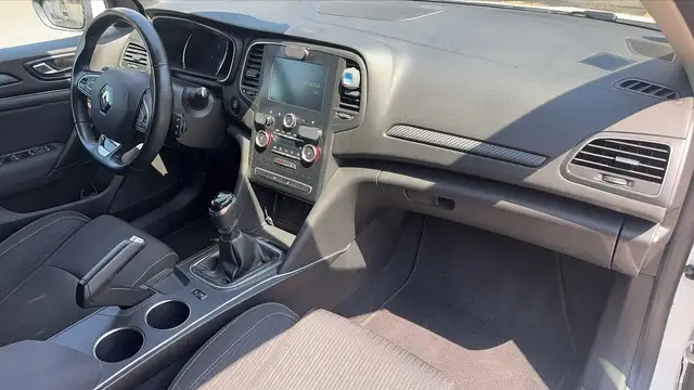 Renault Megane view 10