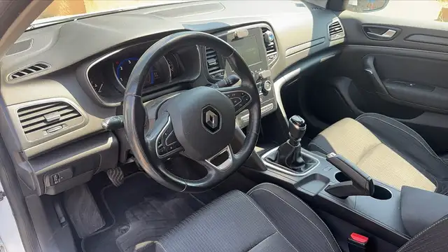 Renault Megane view 8