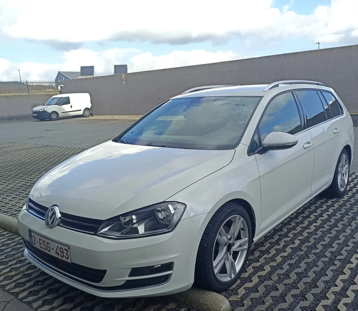 Volkswagen Golf Variant 1.2 TSI BlueMotion Technology DSG Comfortline - 2