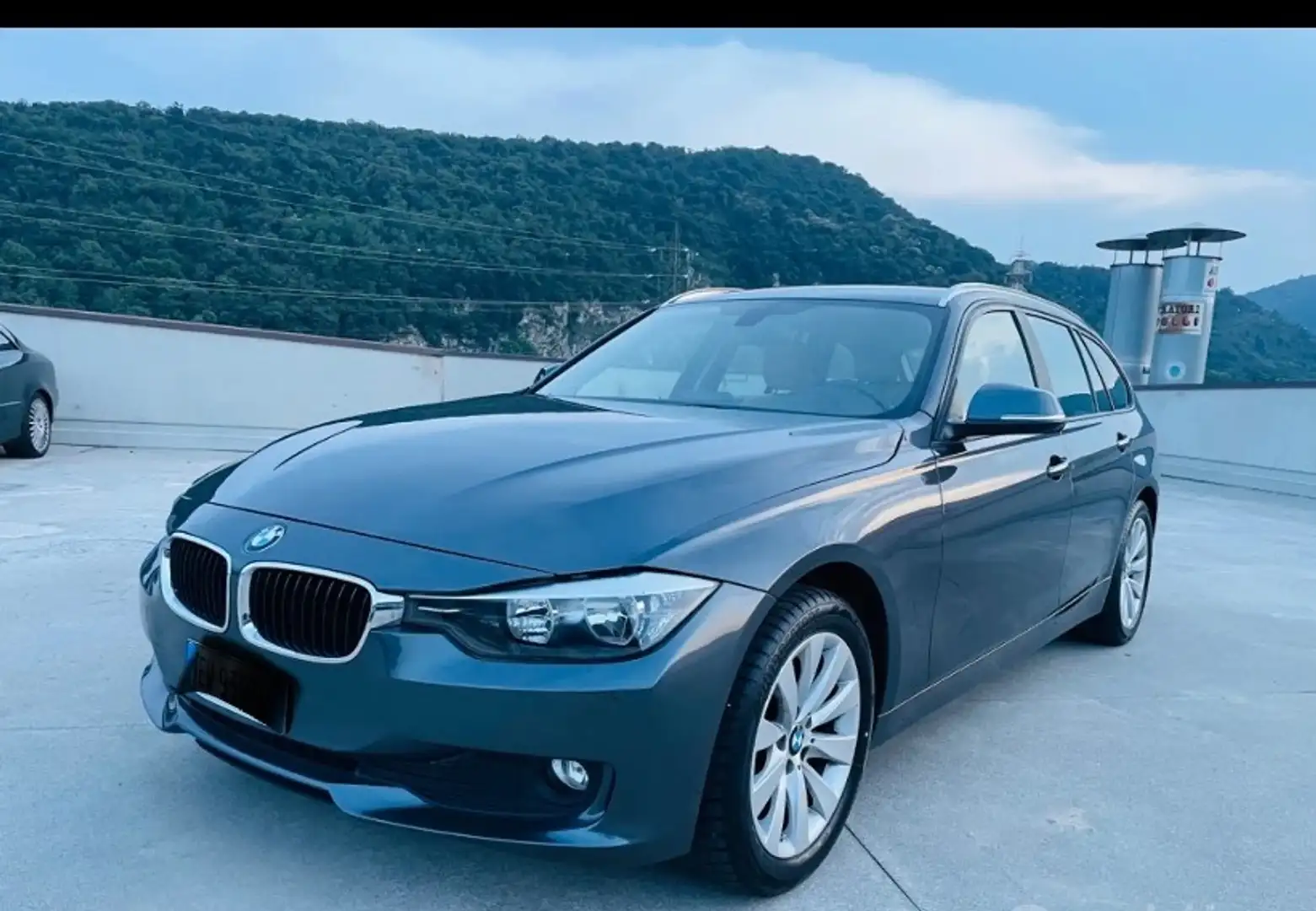 BMW 316 316d Touring Luxury E6 - 1
