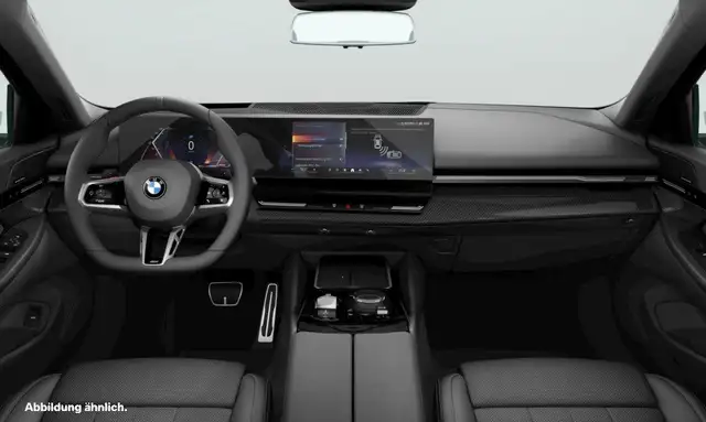 BMW 5 Series view 3