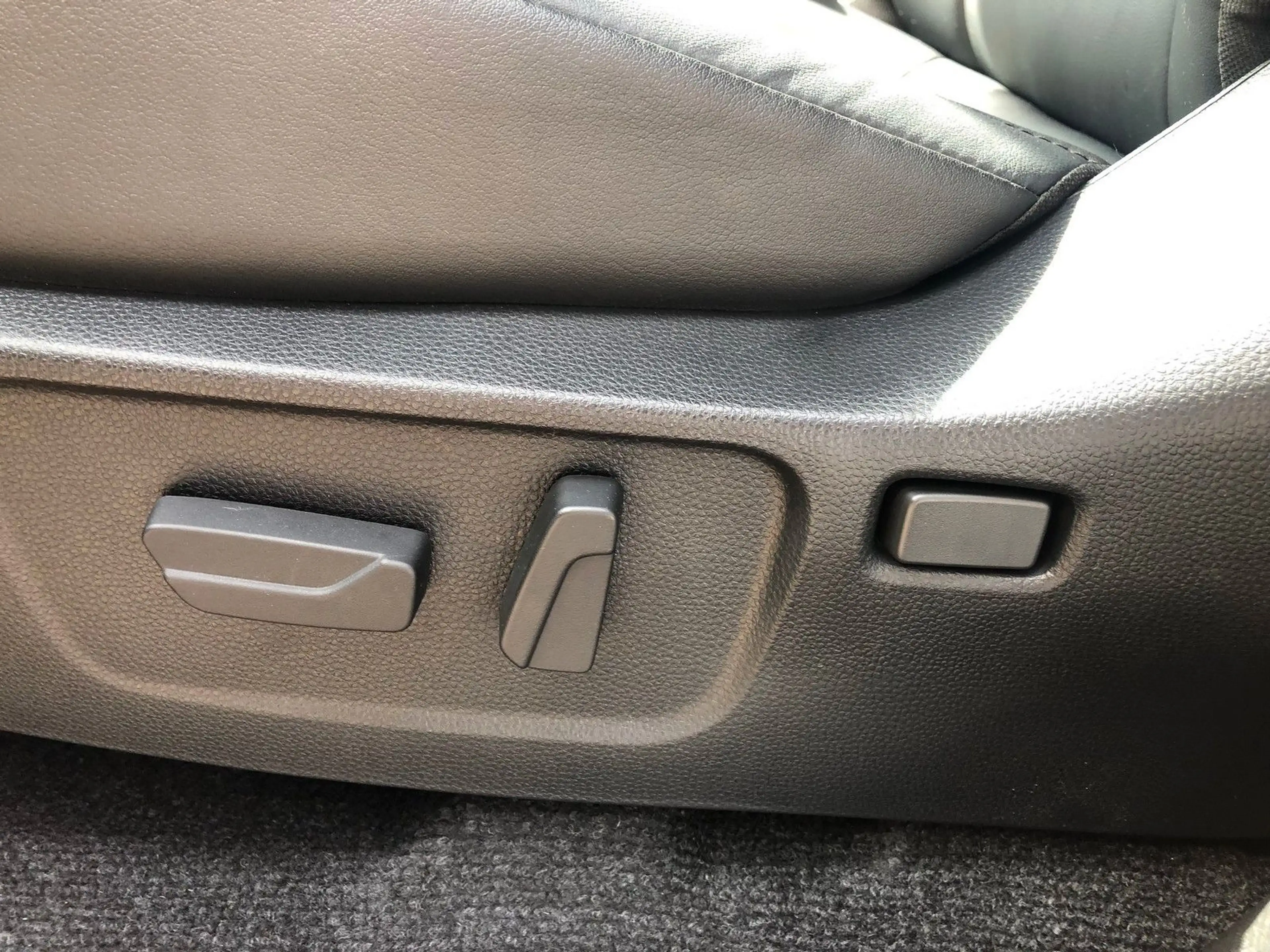 Isuzu D-Max Double Cab V-Cross AT + SOFORT + — photo 14