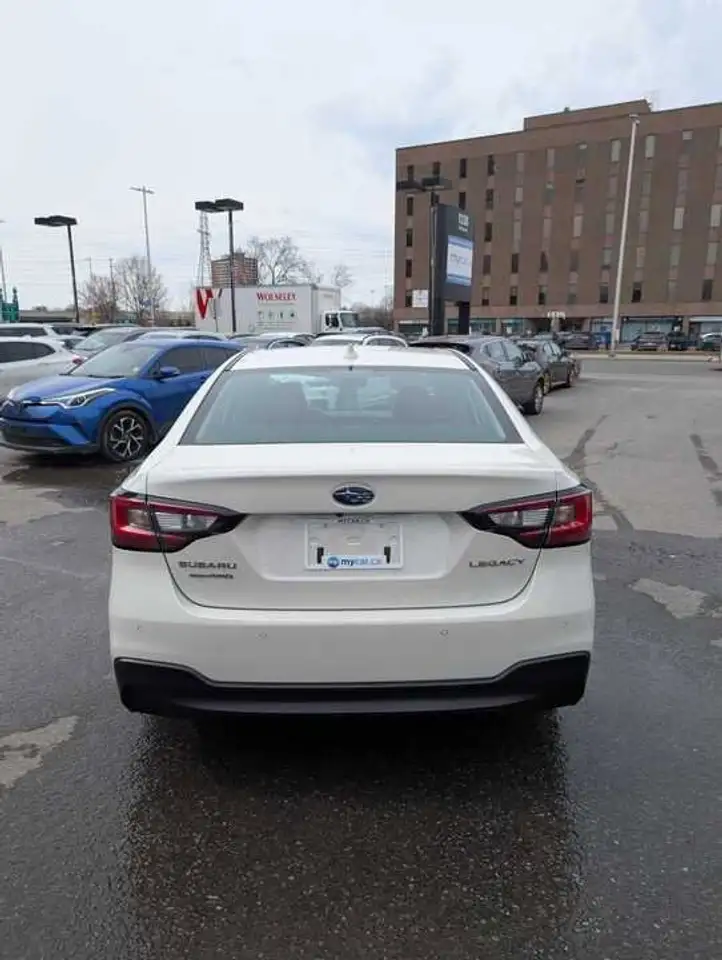 Subaru Legacy снимка Subaru Legacy