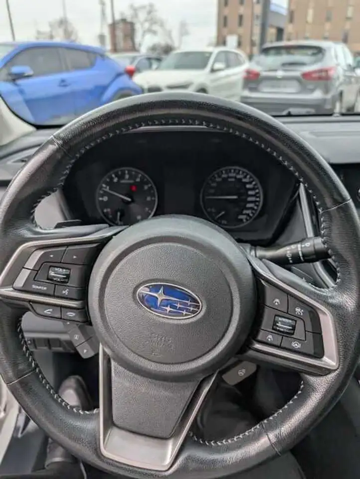 Subaru Legacy снимка Subaru Legacy