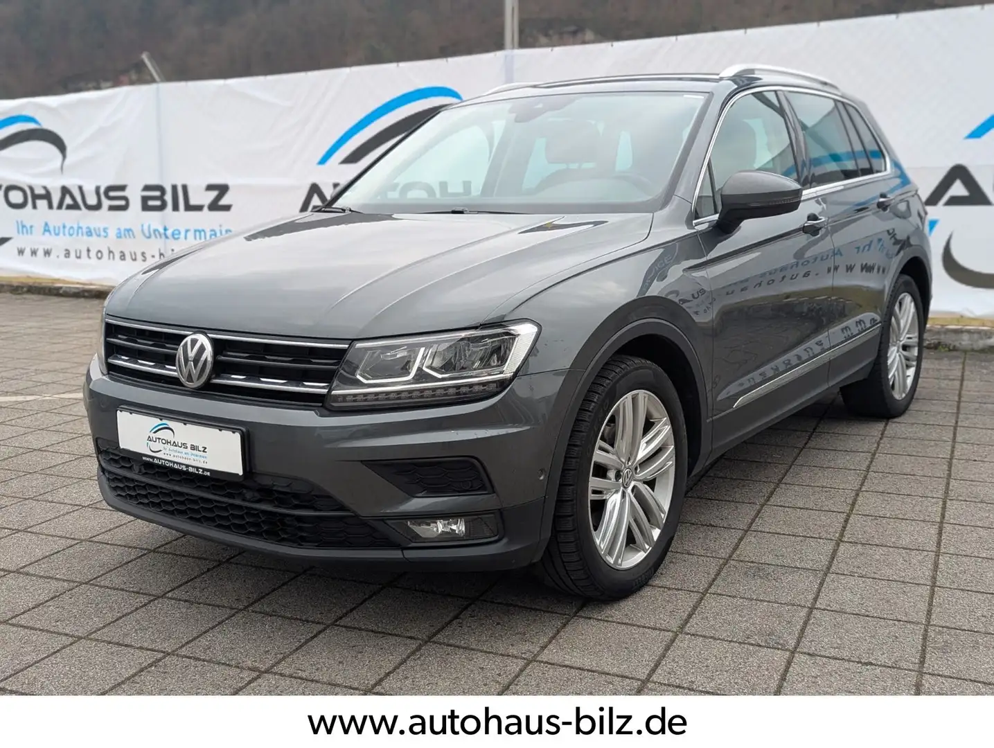 Volkswagen Tiguan Comfortline*Navi*Kamera*Massagesitze*LED* Gris - 1