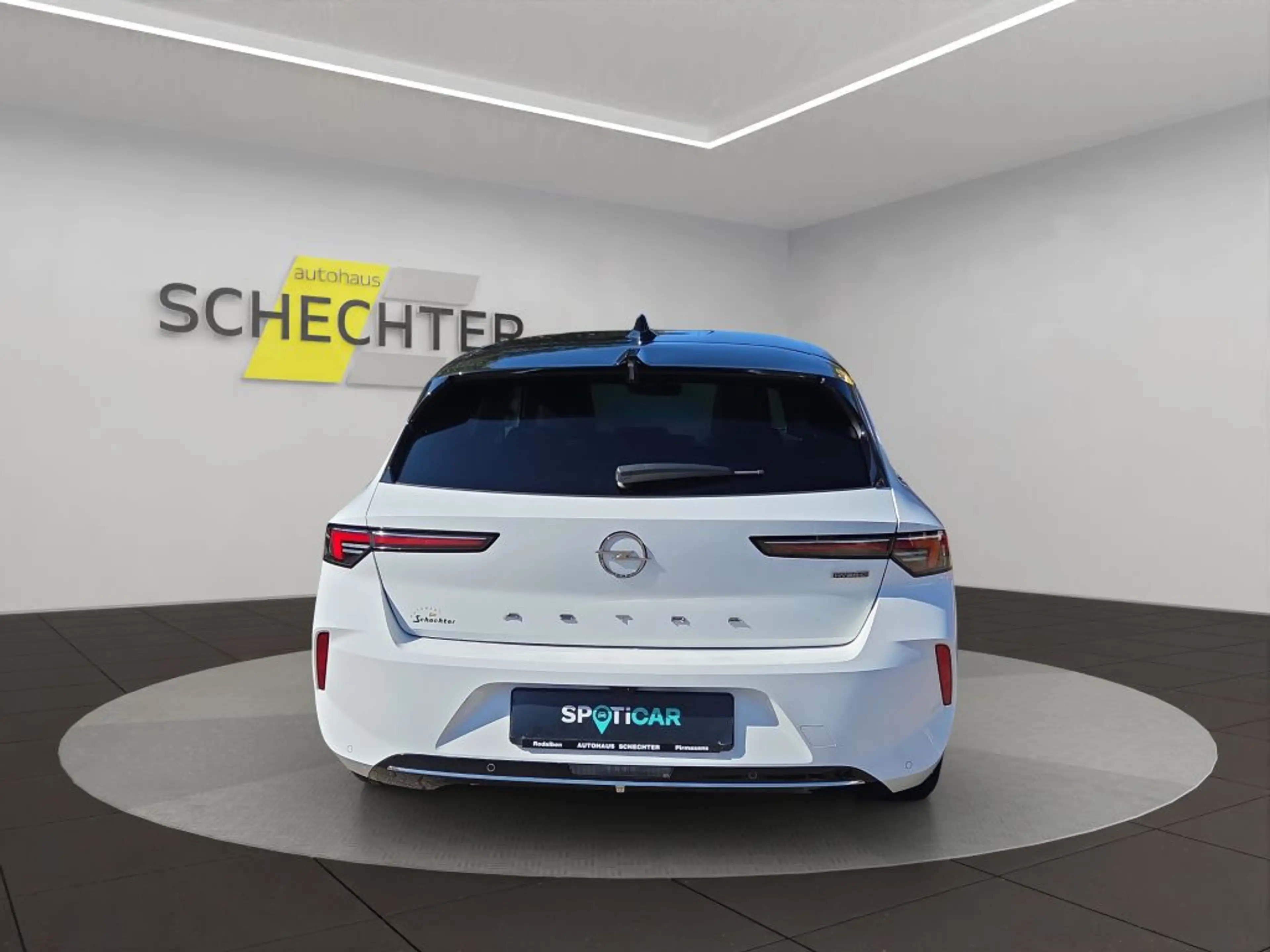 Opel Astra Plug-In-Hybrid Ultimate — photo 4