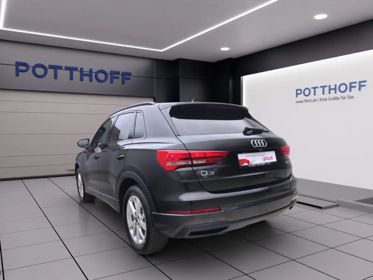 Audi Q3 1.5 TFSI ADVANCED KAMERA LM18 PDC NAVI+ Schwarz - 2