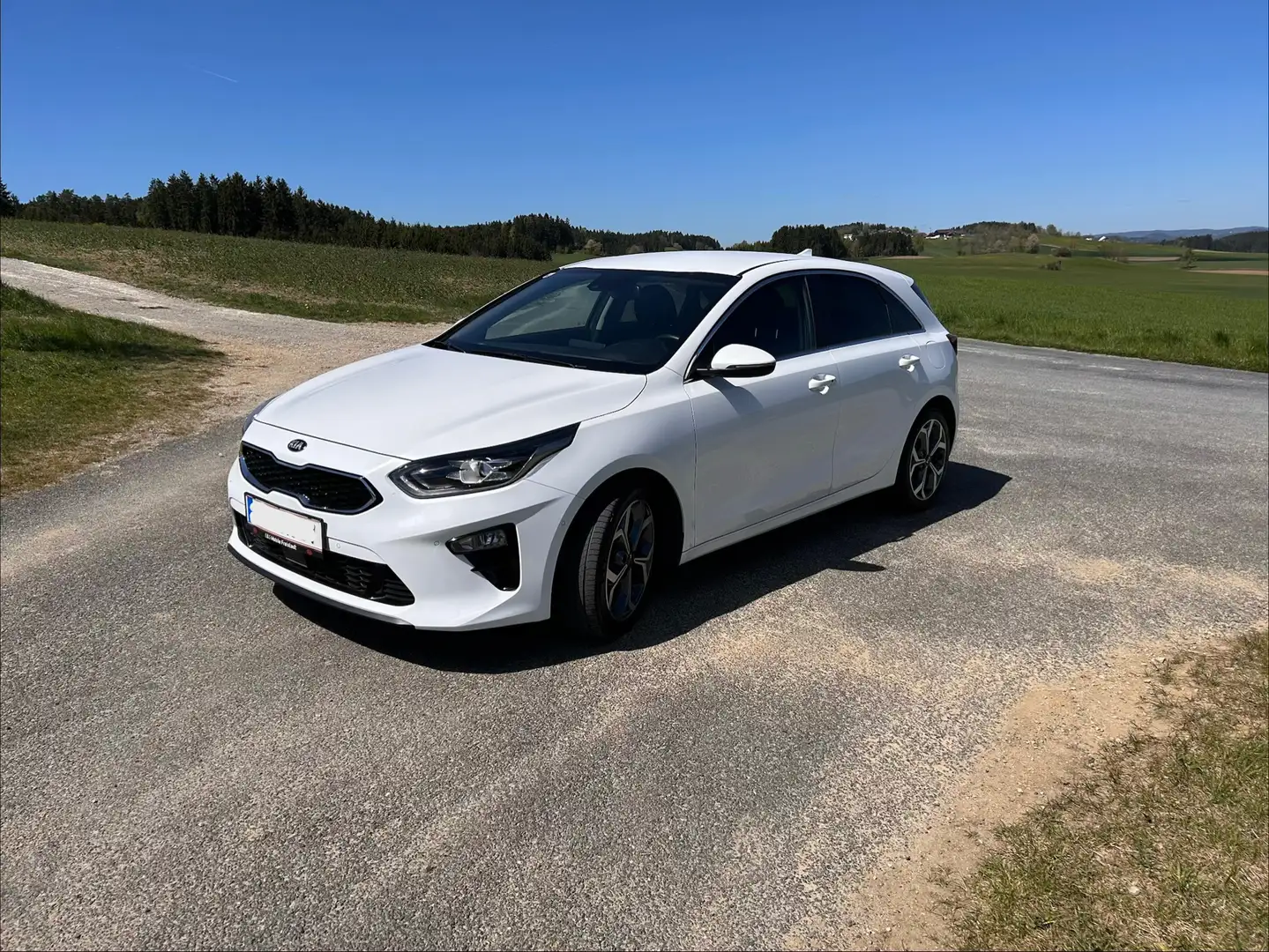 Kia Ceed / cee'd ceed 1,5 TGDI Platin, Voll-LED, Sitzbelüftung, uvm., sehr gepflegt. Weiß - 2