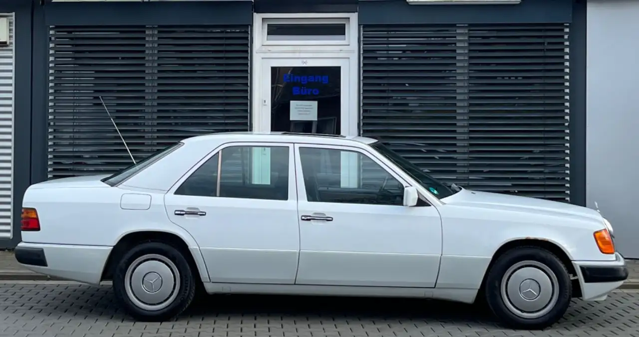 Mercedes-Benz E 200 Lim Schiebedach H-Zulassung Gelegenheit !!, foto 12