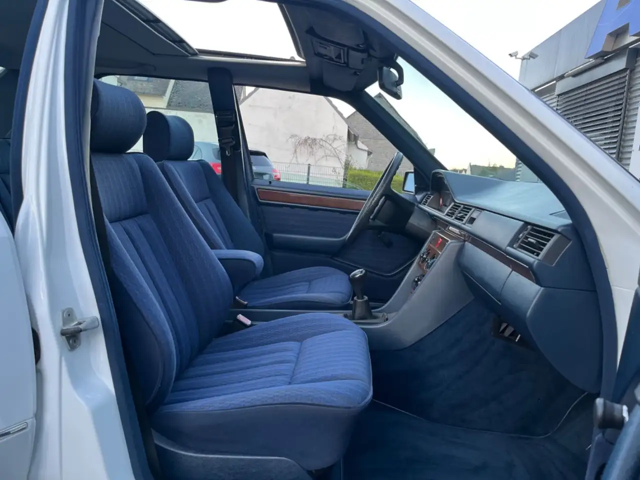 Mercedes-Benz E 200 Lim Schiebedach H-Zulassung Gelegenheit !!, foto 2