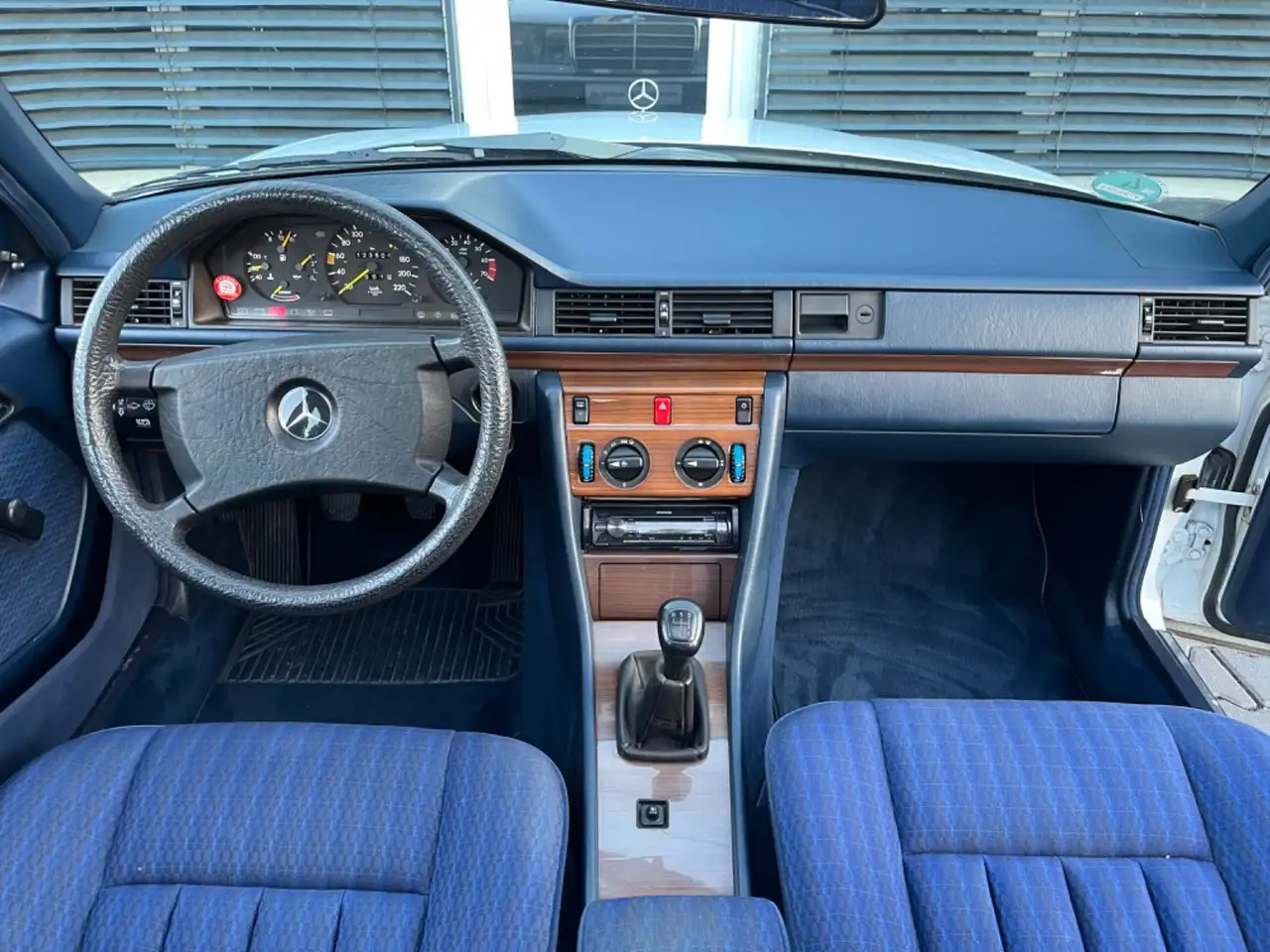 Mercedes-Benz E 200 Lim Schiebedach H-Zulassung Gelegenheit !!, foto 5