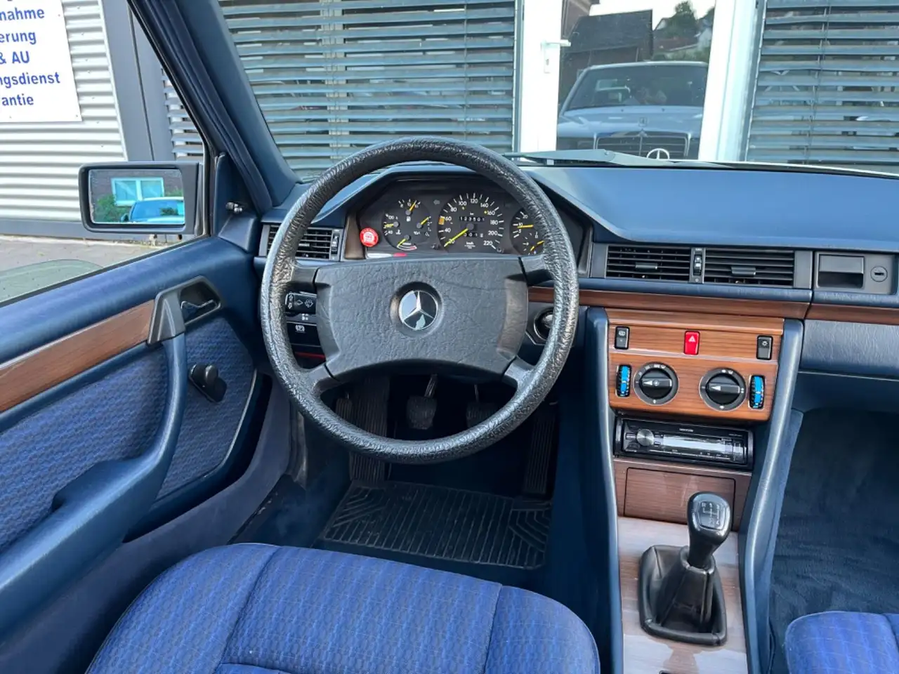 Mercedes-Benz E 200 Lim Schiebedach H-Zulassung Gelegenheit !!, foto 4