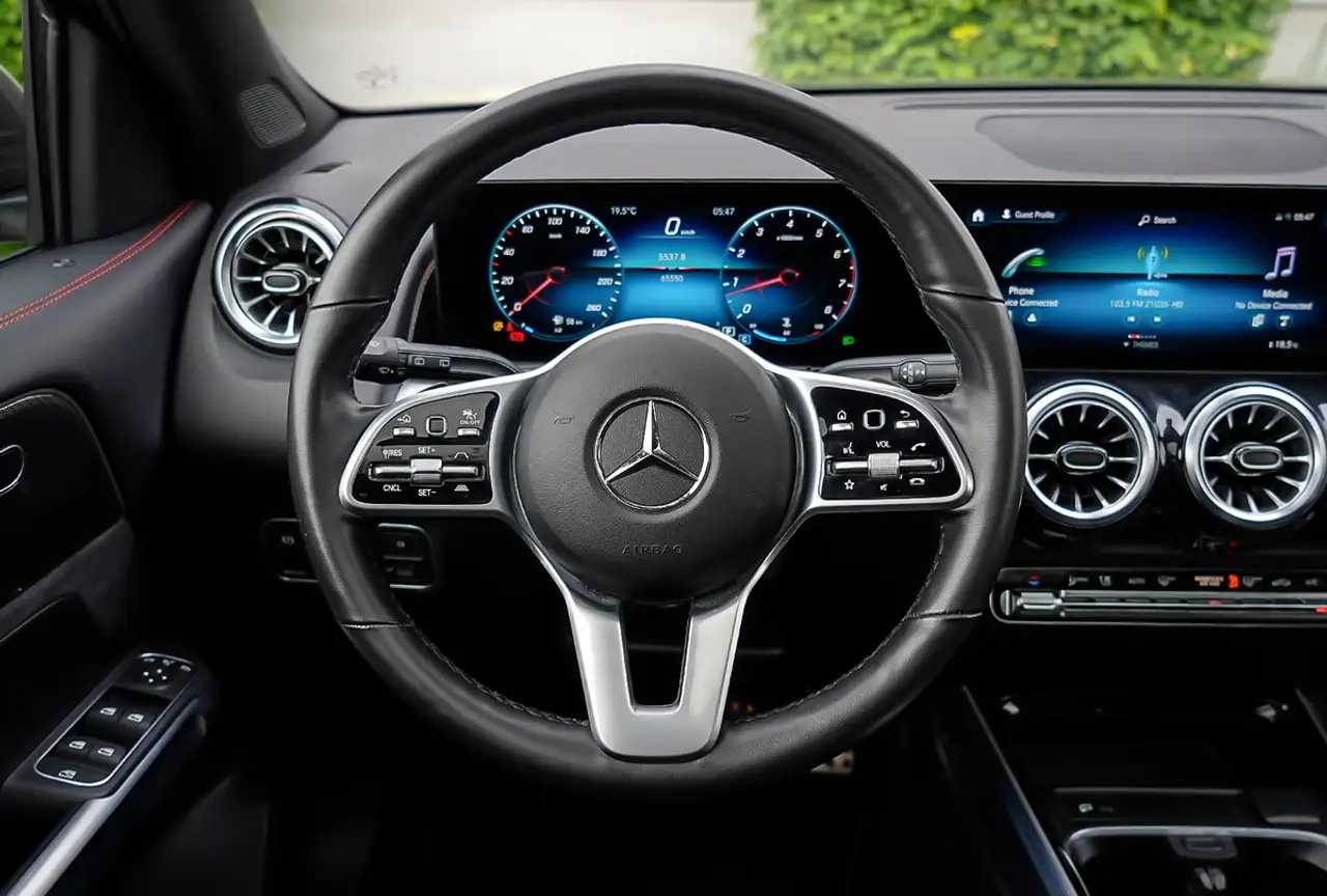 Mercedes-Benz GLB снимка Mercedes-Benz GLB